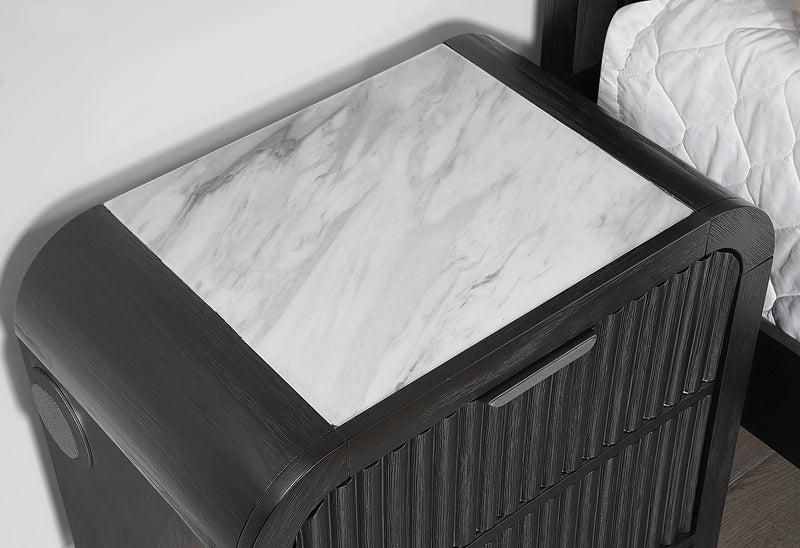BECKETT WHITE/BLACK QUEEN BED